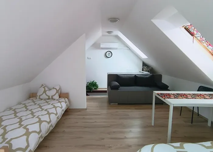 Hoke Lakas סופרון