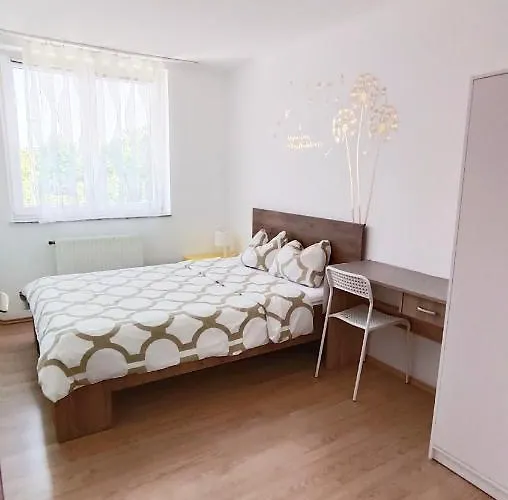 Hoke Lakas Apartament *